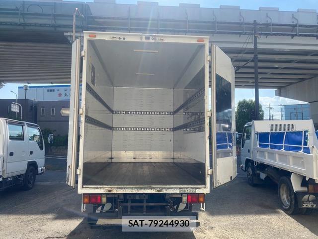 Isuzu ELF TRUCK 2017-04 8379390-3