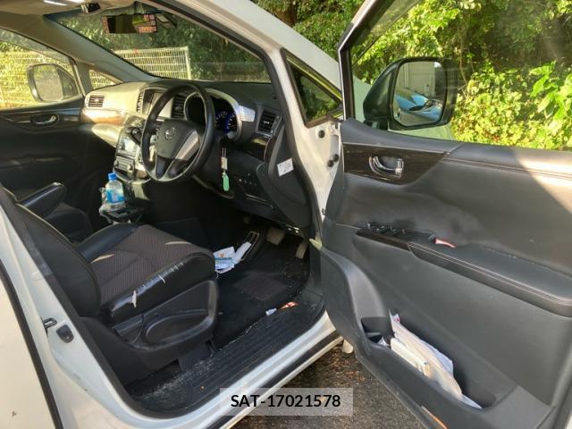 Nissan ELGRAND 2013-02 8379079-10