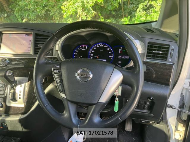 Nissan ELGRAND 2013-02 8379079-11