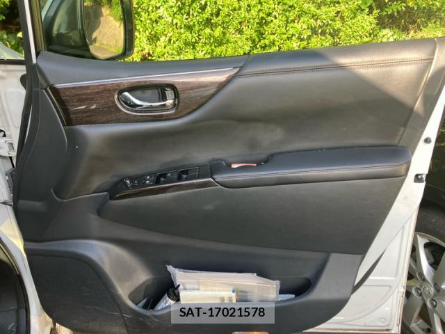 Nissan ELGRAND 2013-02 8379079-14