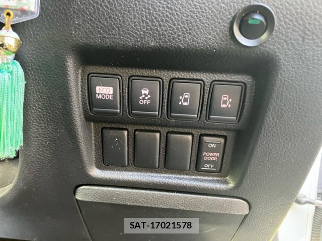 Nissan ELGRAND 2013-02 8379079-16