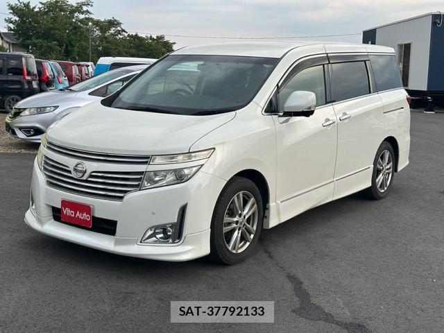 Nissan ELGRAND 2013-08 8379893-16