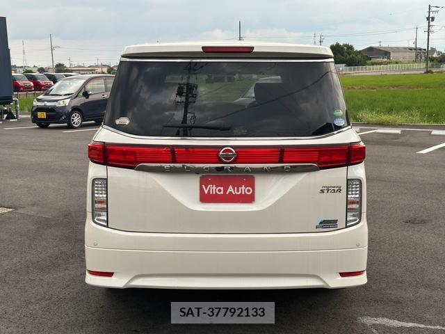 Nissan ELGRAND 2013-08 8379893-3
