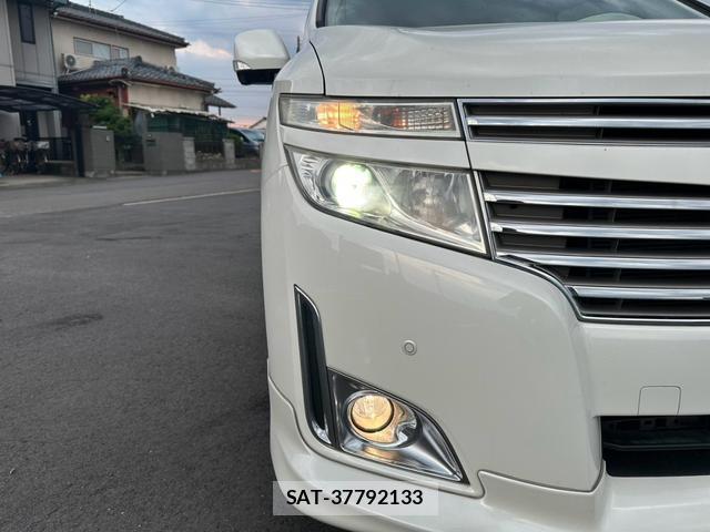Nissan ELGRAND 2013-08 8379893-5