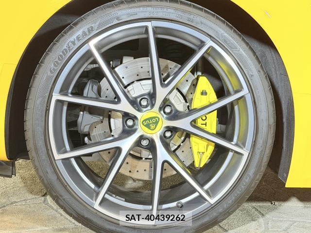 Lotus Emira 2024-03 8379525-8