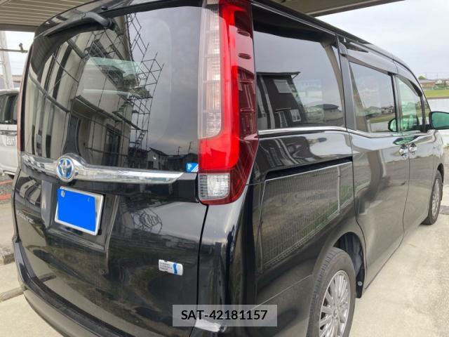 Toyota ESQUIRE 2015-04 8379580-2