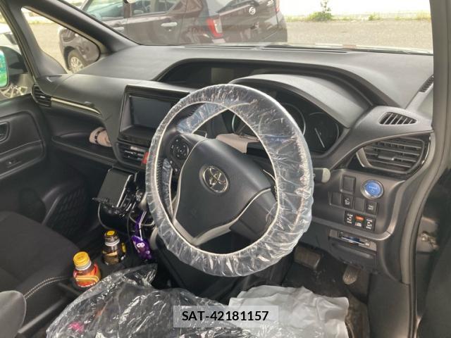 Toyota ESQUIRE 2015-04 8379580-6