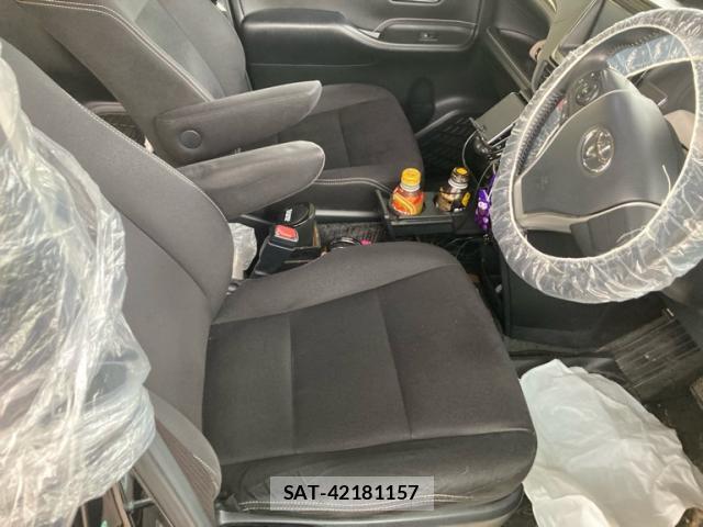 Toyota ESQUIRE 2015-04 8379580-7