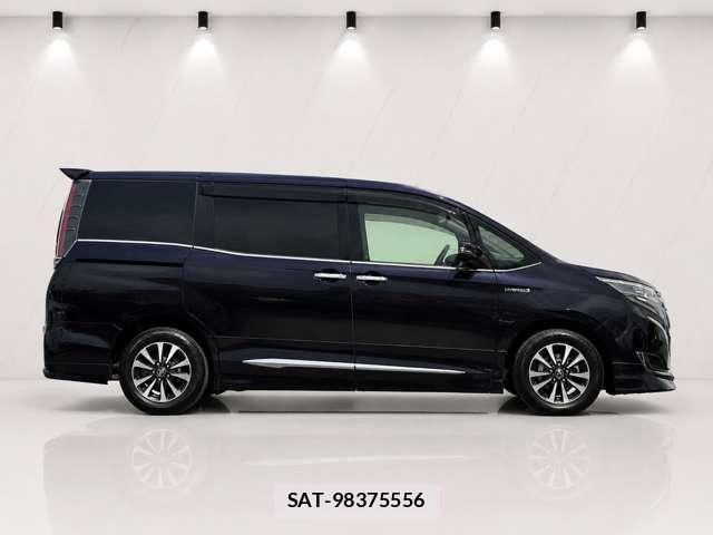 Toyota ESQUIRE 2018-03 8379850-2