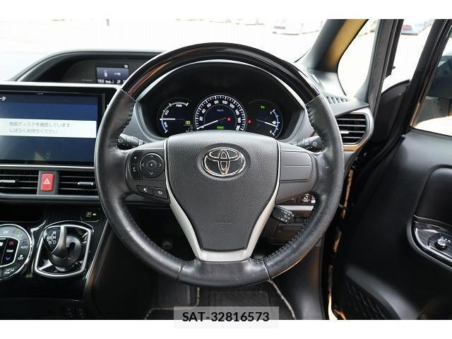 Toyota ESQUIRE 2019-08 8379921-3