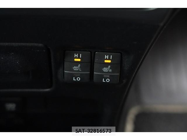 Toyota ESQUIRE 2019-08 8379921-8