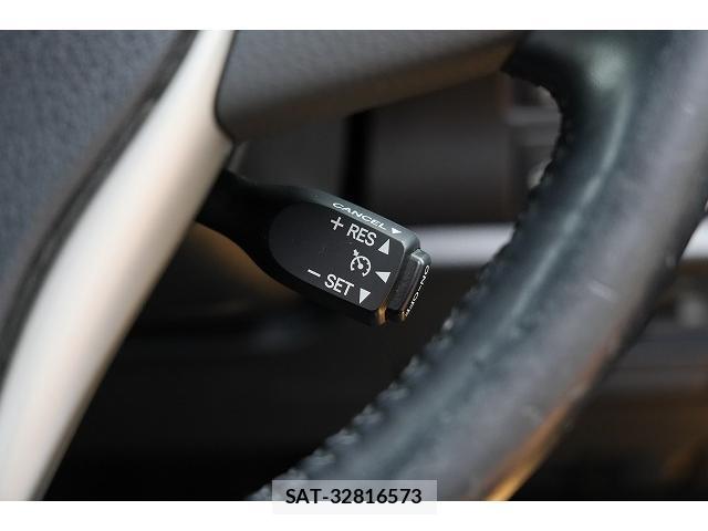 Toyota ESQUIRE 2019-08 8379921-9