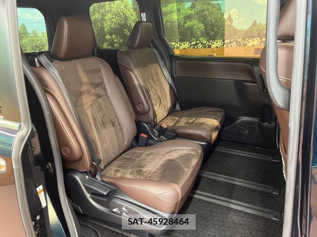 Toyota ESQUIRE 2018-02 8379961-8