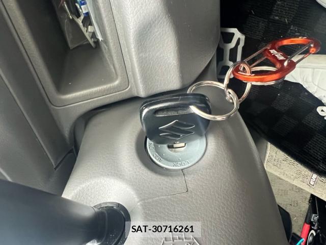Suzuki EVERY 2022-08 8379069-5