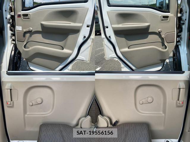 Suzuki EVERY 2016-03 8379748-4