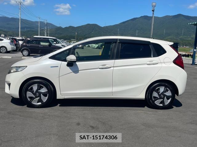 Honda FIT HYBRID 2013-12 8378641-16