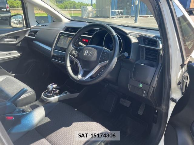 Honda FIT HYBRID 2013-12 8378641-18