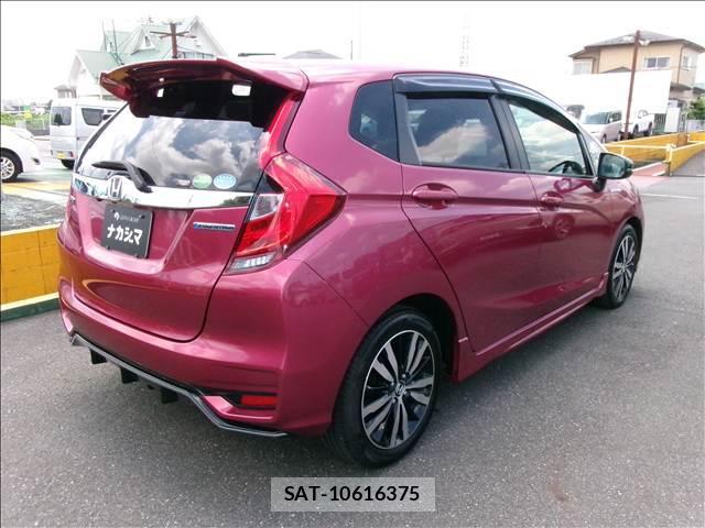 Honda FIT HYBRID 2017-08 8379779-1