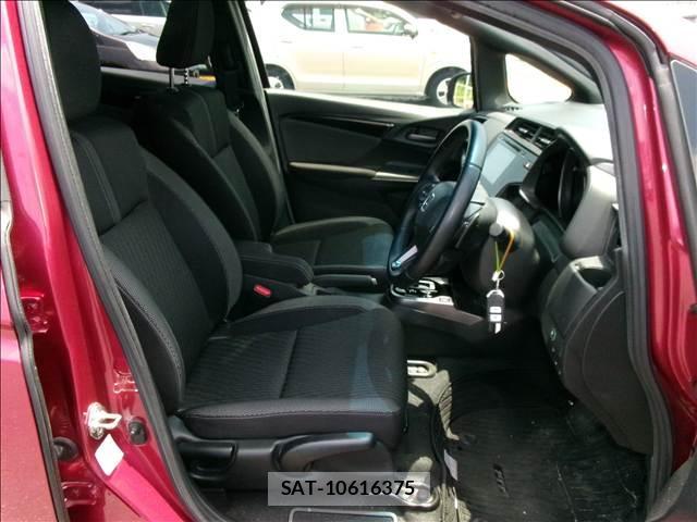 Honda FIT HYBRID 2017-08 8379779-11