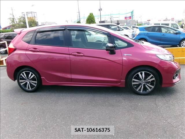 Honda FIT HYBRID 2017-08 8379779-17