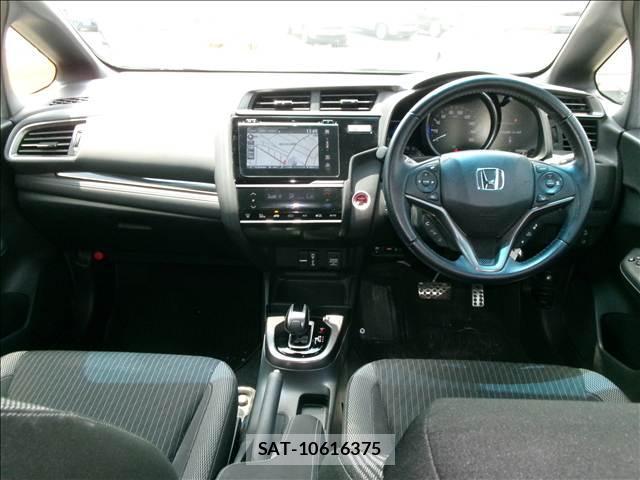 Honda FIT HYBRID 2017-08 8379779-2