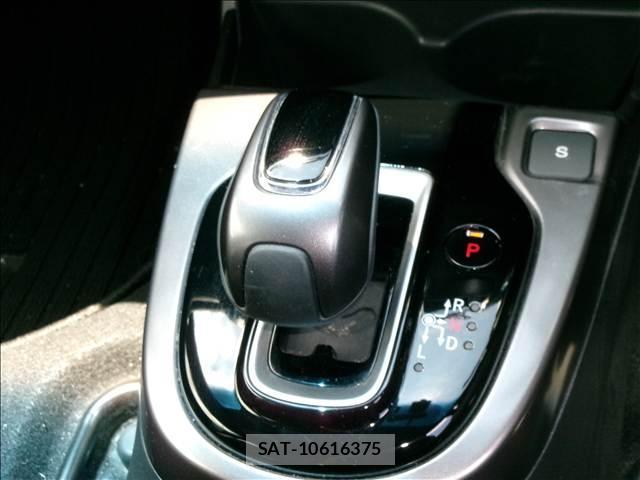 Honda FIT HYBRID 2017-08 8379779-9