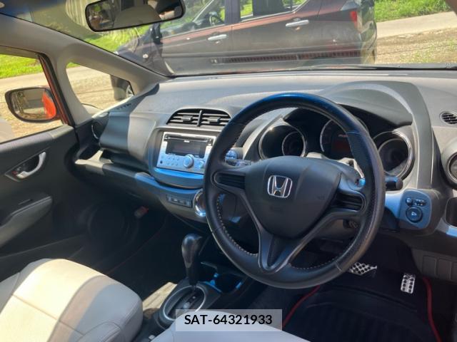 Honda FIT 2012-01 8379031-8