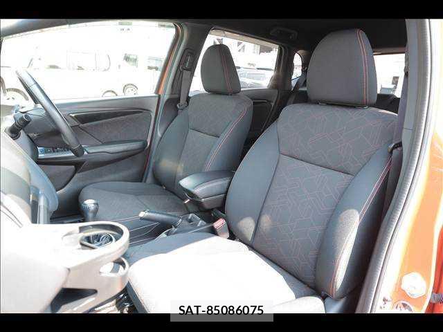 Honda FIT 2014-08 8380159-11