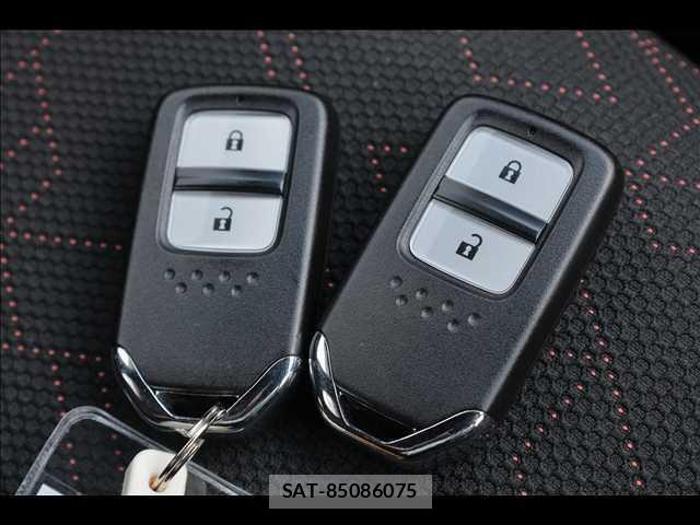 Honda FIT 2014-08 8380159-19