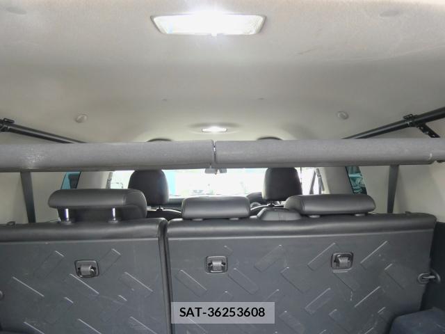 Toyota FJ CRUISER 2013-06 8379745-11
