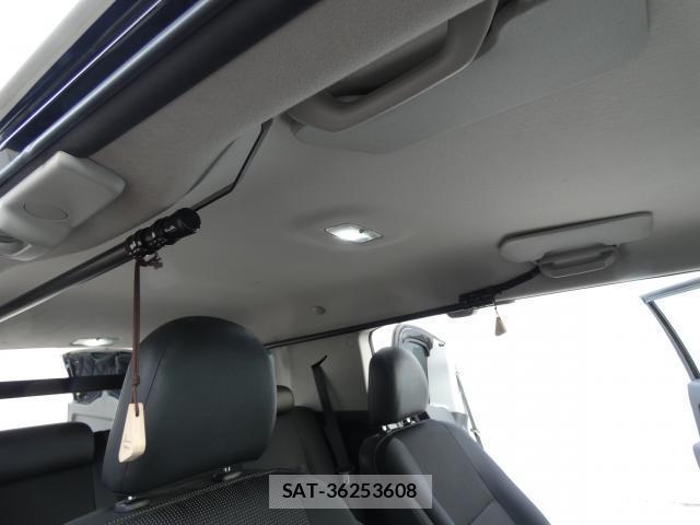 Toyota FJ CRUISER 2013-06 8379745-12
