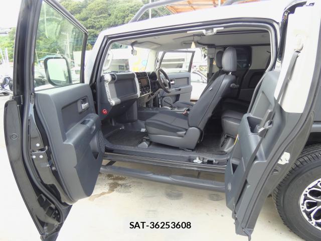 Toyota FJ CRUISER 2013-06 8379745-15