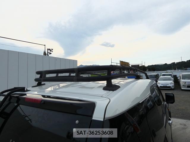 Toyota FJ CRUISER 2013-06 8379745-16