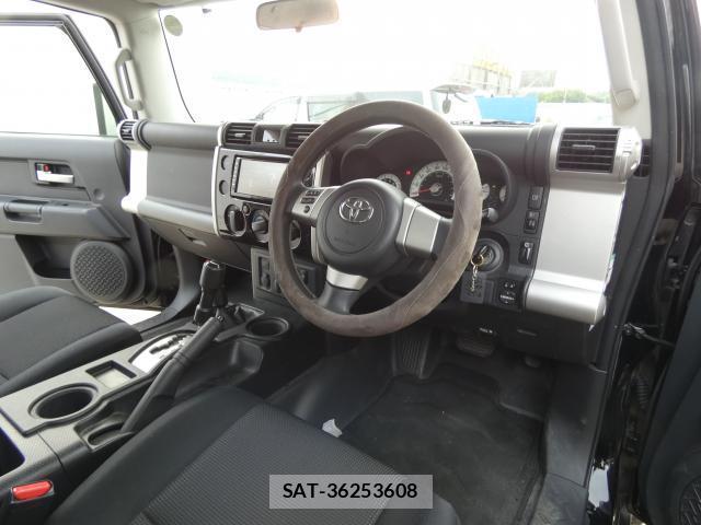 Toyota FJ CRUISER 2013-06 8379745-4