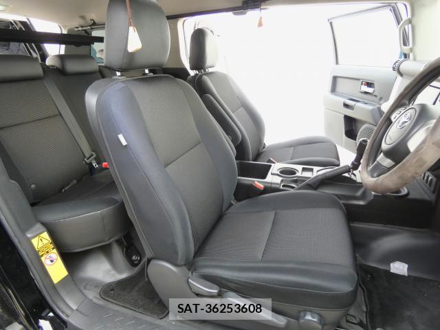 Toyota FJ CRUISER 2013-06 8379745-8