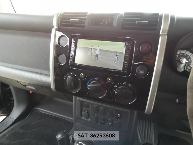 Toyota FJ CRUISER 2013-06 8379745-9