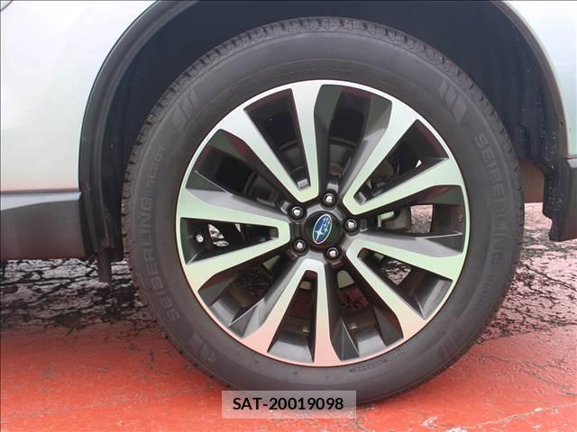 Subaru FORESTER 2016-01 8378976-10