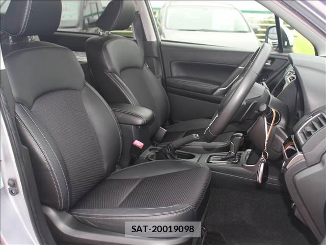 Subaru FORESTER 2016-01 8378976-17