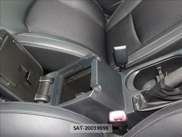 Subaru FORESTER 2016-01 8378976-19