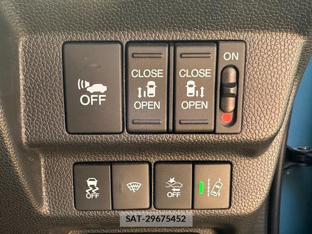 Honda FREED HYBRID 2017-08 8379918-8