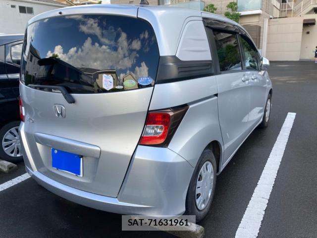 Honda FREED SPIKE 2011-09 8379000-11