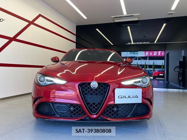 ALFA ROMEO Giulia 2021-10 8379098-6