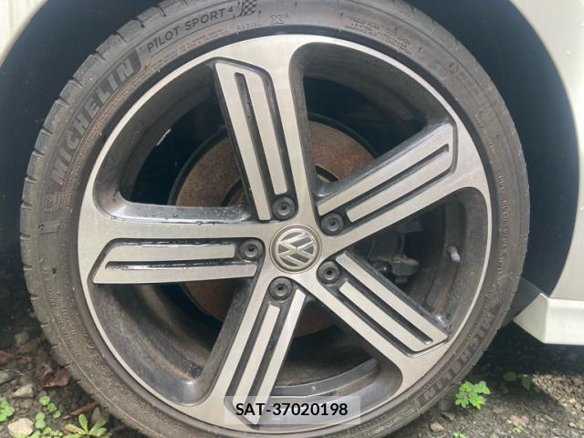 VolksWagen GOLF R VARIANT 2015-09 8380038-12