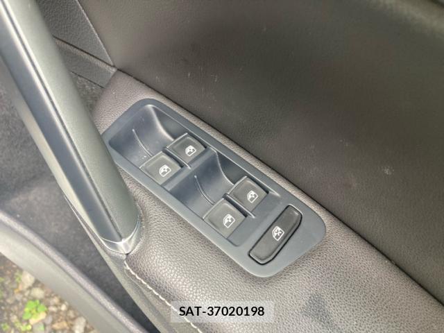 VolksWagen GOLF R VARIANT 2015-09 8380038-6