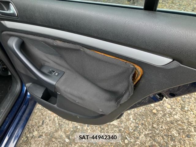 VolksWagen GOLF VARIANT 2012-03 8380008-16