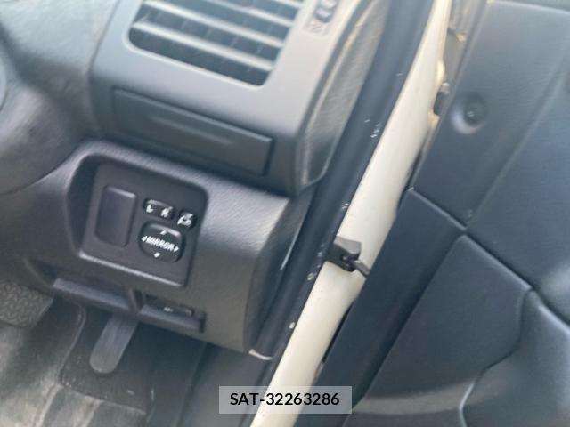 Toyota HARRIER 2007-08 8378888-15