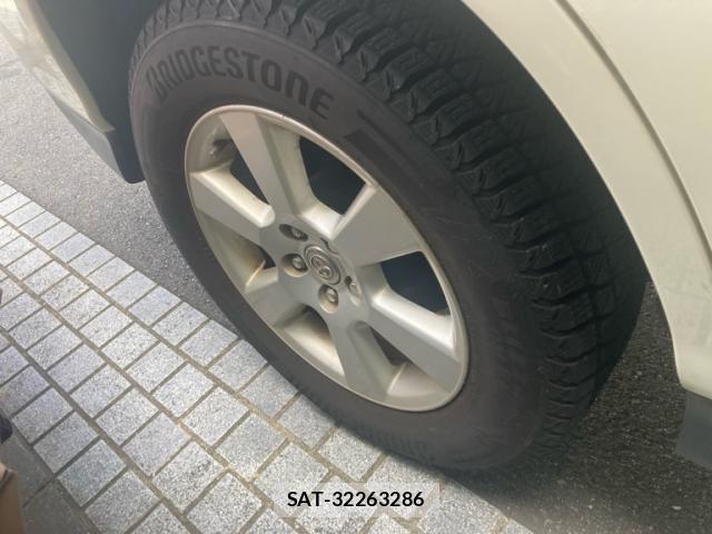 Toyota HARRIER 2007-08 8378888-6