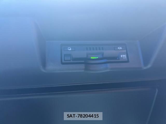 Toyota HARRIER 2019-03 8378944-9
