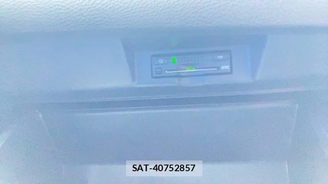 Toyota HARRIER 2015-09 8379349-19