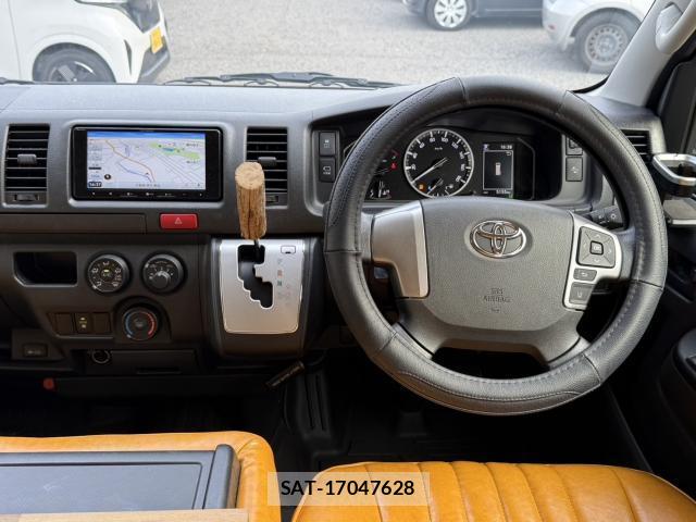 Toyota HIACE VAN 2025-12 8378671-16